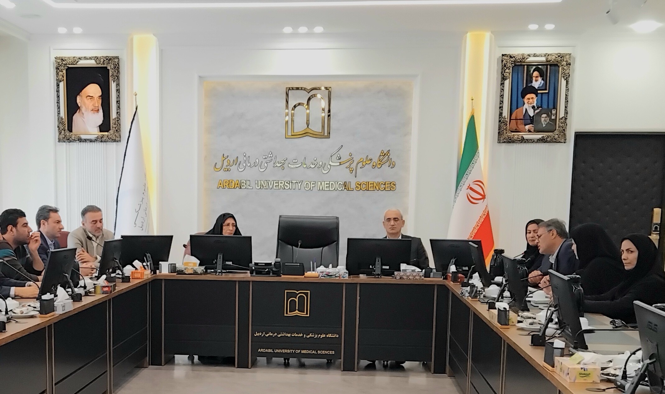 تأکید بر توسعه ظرفیت‌های حمایتی از زوجین نابارور در سومین نشست ستاد هماهنگی جوانی جمعیت دانشگاه