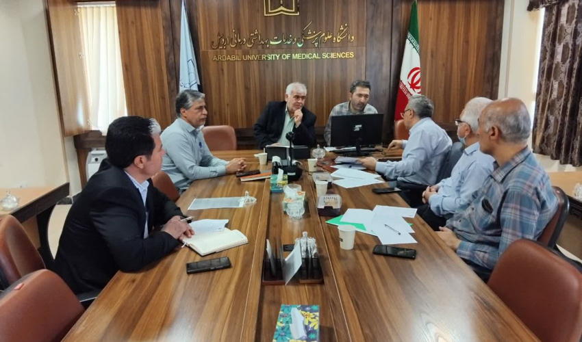 نشست تخصصی با حضور مدیران اجرایی و کارشناسان بیمه برای تسهیل قراردادهای بخش خصوصی در برنامه پزشک خانواده