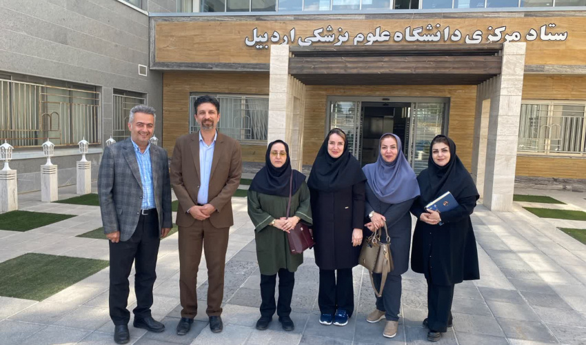 بازدید کارشناس مرکز مدیریت بیماری‌های واگیر وزارت بهداشت از روند اجرای نظام مراقبت دیده‌وری بیماری‌های حاد تنفسی در دانشگاه علوم پزشکی اردبیل