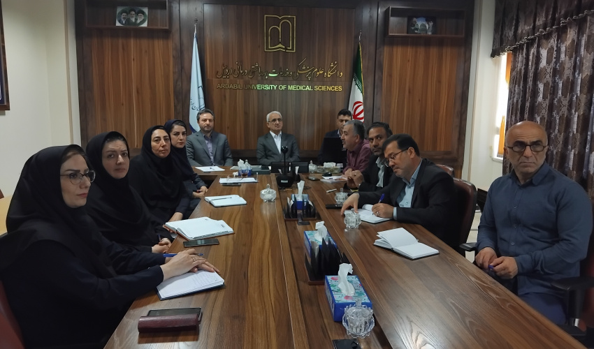تأکید معاون بهداشت دانشگاه اردبیل بر کنترل عوامل خطر بیماری‌های قلبی‌عروقی در جلسه برنامه‌ریزی روز جهانی قلب