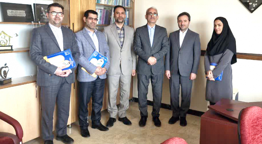 تجلیل از همکاران بهداشت حرفه ای معاون بهداشت دانشگاه به مناسبت روز جهانی ایمنی و بهداشت حرفه ای