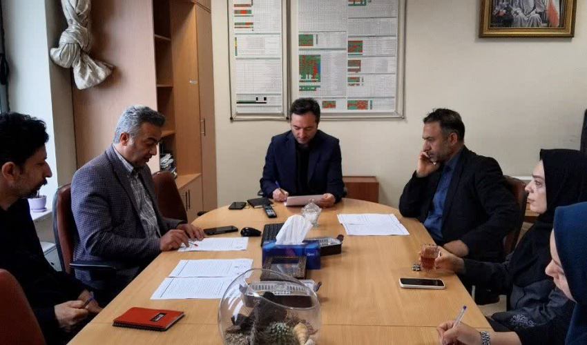 تأکید بر حفظ آمادگی واحدهای بهداشتی استان در جلسه هماهنگی تأمین سلامت زائران مراسم تشییع پیکر مطهر رهبر شهید
